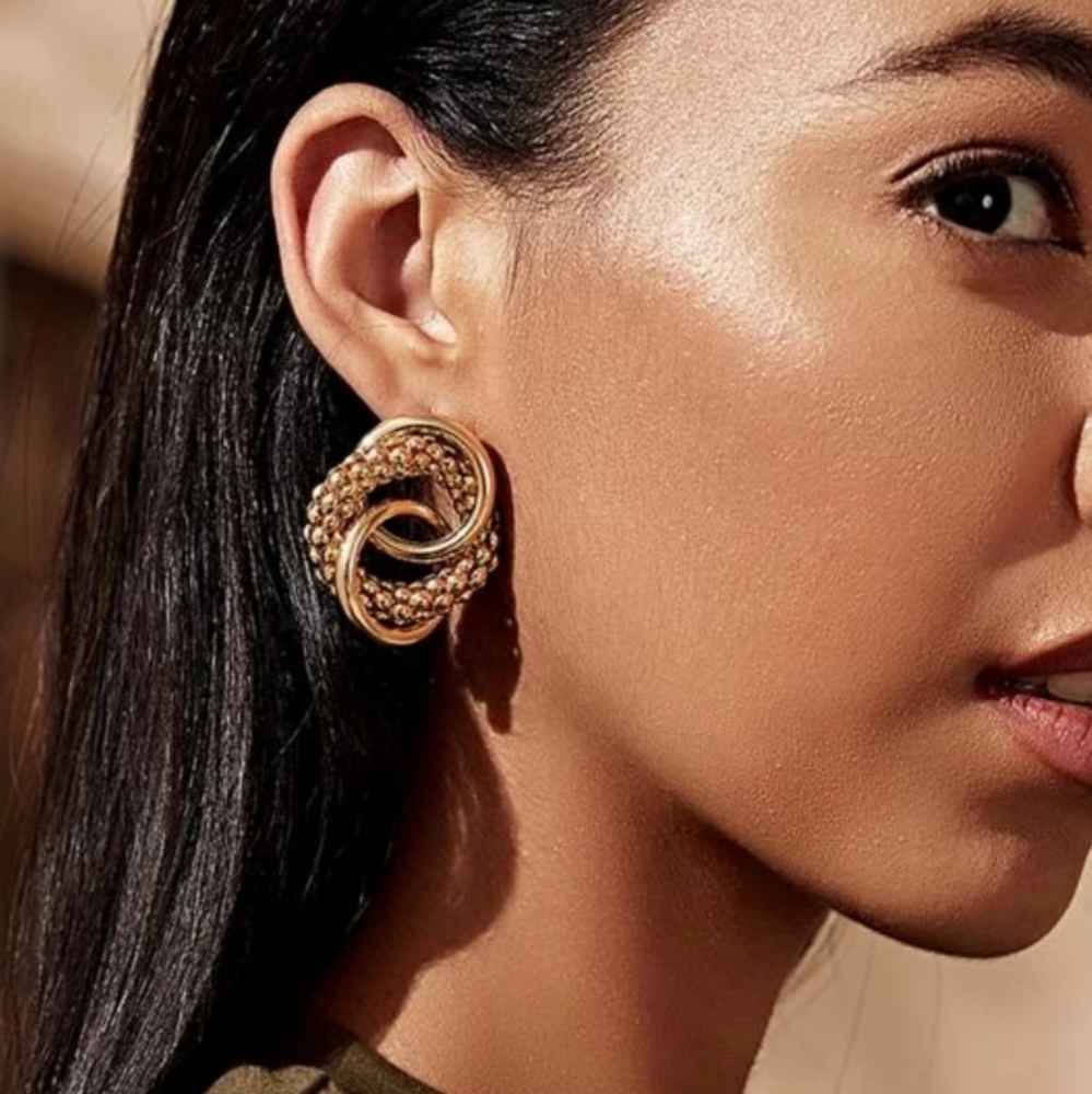 *Laura* Chunky Post Earrings